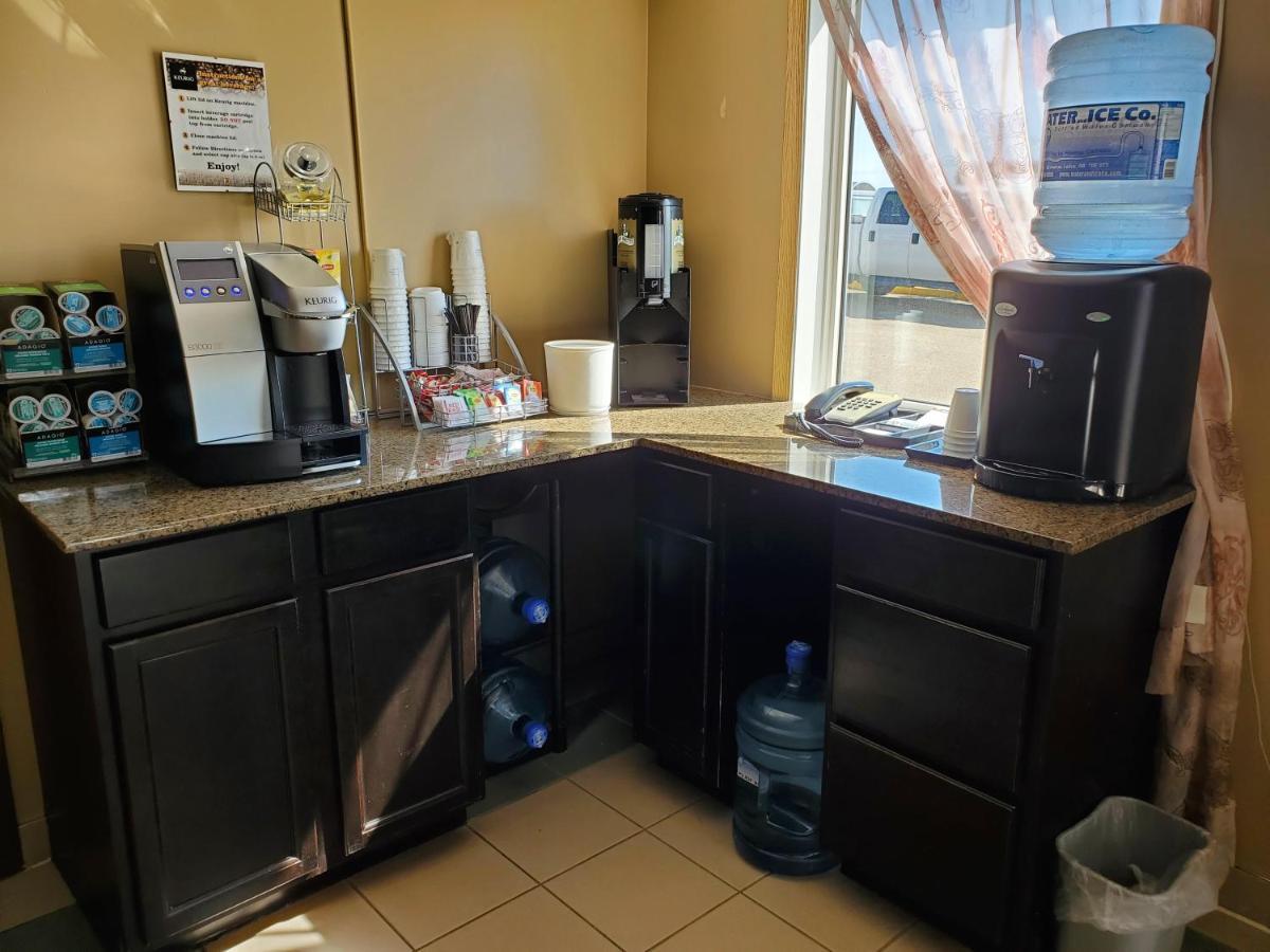 Super 8 By Wyndham Edmonton International Airport Hotel Leduc Kültér fotó