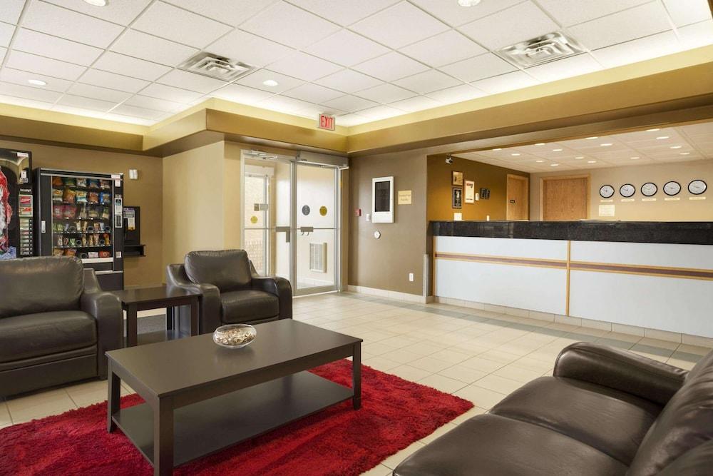 Super 8 By Wyndham Edmonton International Airport Hotel Leduc Kültér fotó
